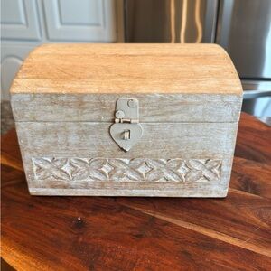 Mango wood carved keepsake box 2008 Trinket Beach Seashore Lake House White